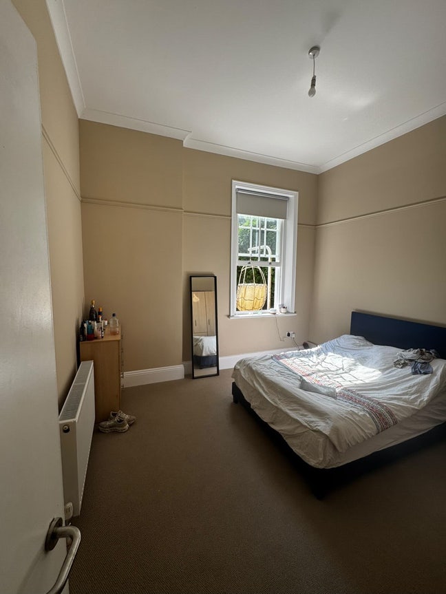 Beautiful room in Queens Park Main Photo