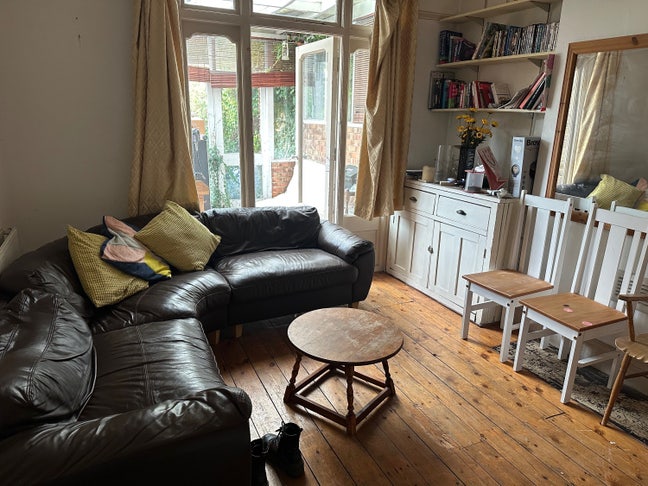 Large Double in Kensal Rise Bay Window Main Photo