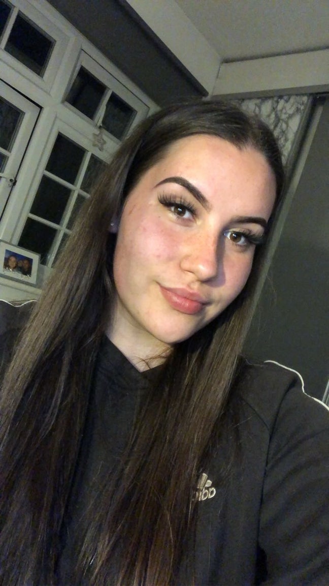 Looking to move out and become more independe... Main Photo