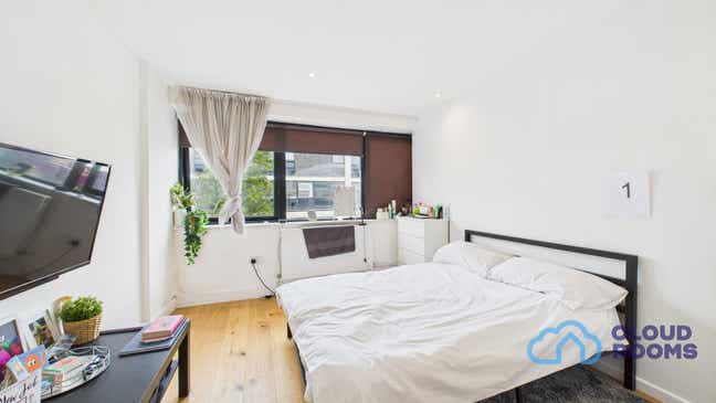💫💫"Rooms for Rent – 4 Available in One Property" Main Photo