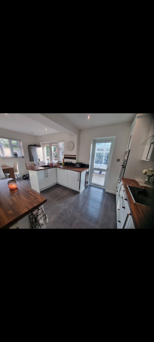 Double room available in beautiful home Main Photo