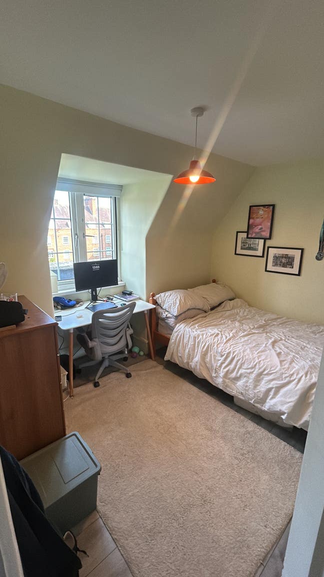 Double Bedroom in Stockwell Main Photo