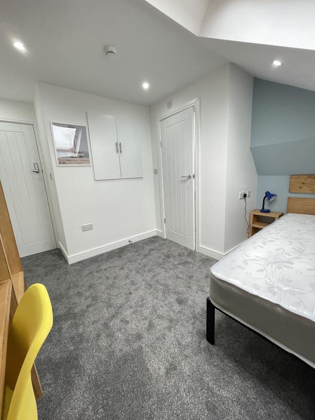 Ensuite CV2 🔥All Bills inc😄 £0 Dep❌  Main Photo