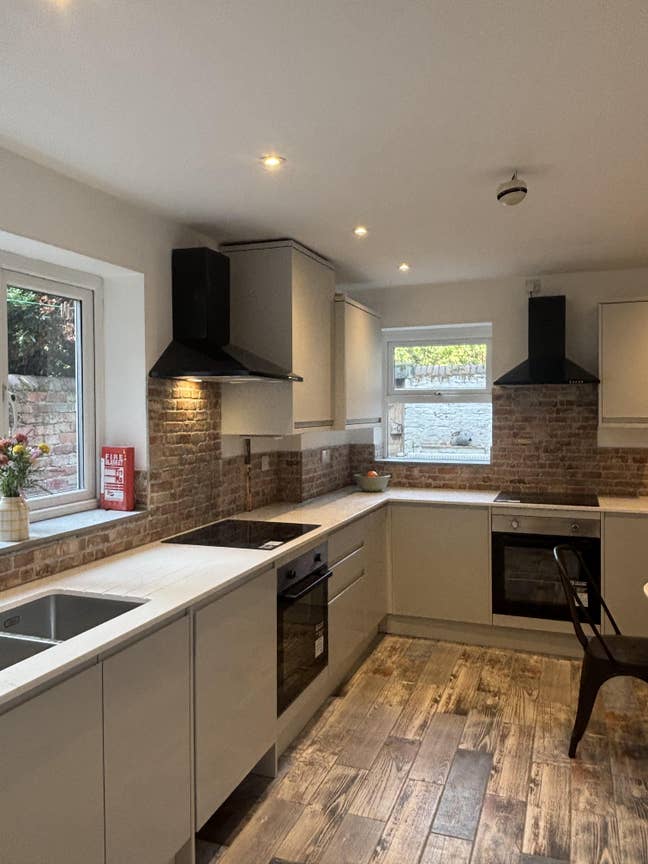 1 room avilable!! In 6 bed house.  Main Photo
