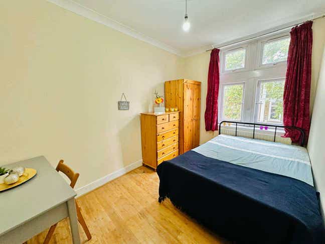 Double room for rent in Chiswick Bills included! Main Photo