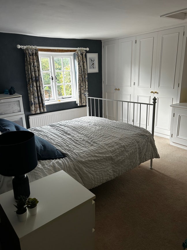 Lovely double room in Burchetts Green Main Photo