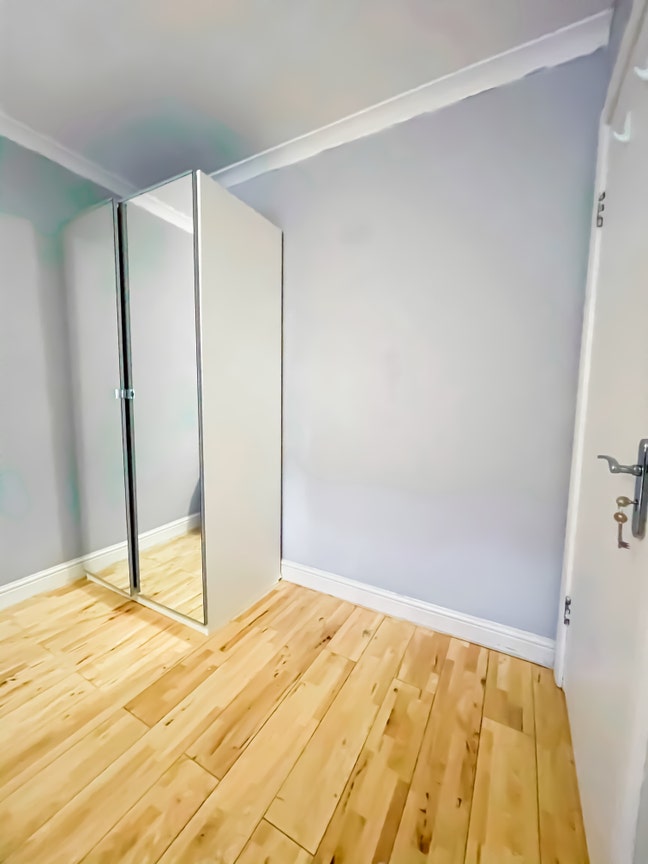 Super Large Room- Edgware Road W2 Available Now!! Main Photo