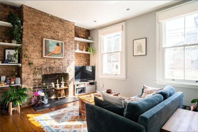 2-bed Brixton flat with study Main Photo