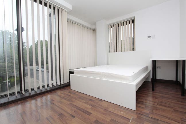 Luxury in Canary Wharf! Last 2 Rooms  Main Photo