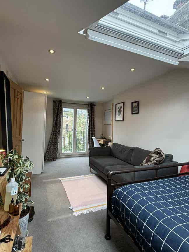 Double Bed in Beautiful Finsbury Park HouseShare Main Photo