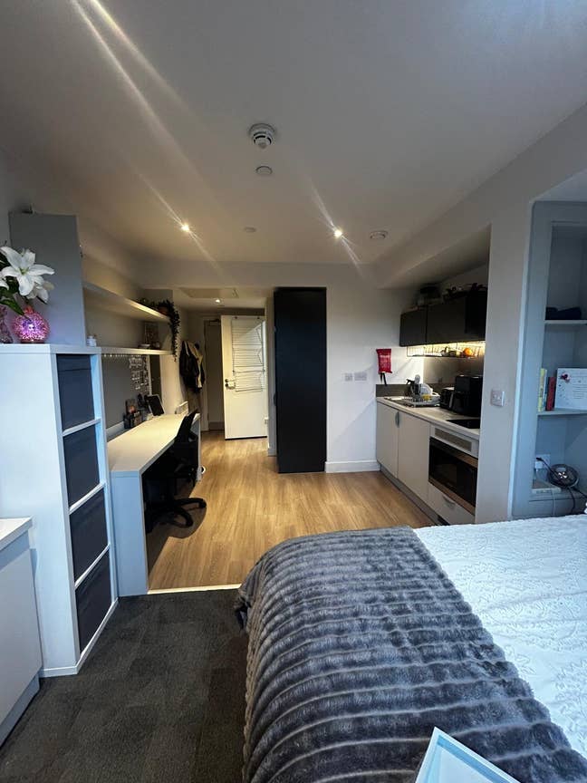 Available now: True studio 1 bed apartment Main Photo