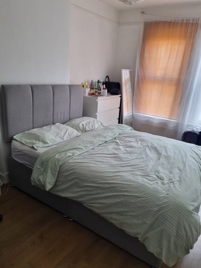 Lovely Double Room Available in South London! Main Photo