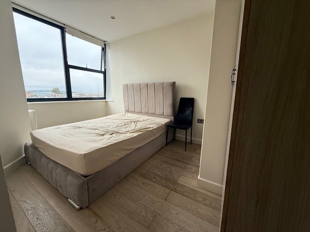 New Modern Two Bedroom Apartment, Close to S Harro Main Photo