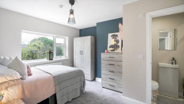 Spacious Double Room with En-Suite Main Photo