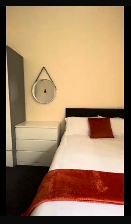 Double room -Botanic  Gardens -bills included  Main Photo