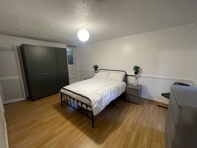 2 Double Rooms Available Near Shoreditch/Bethnal G Main Photo