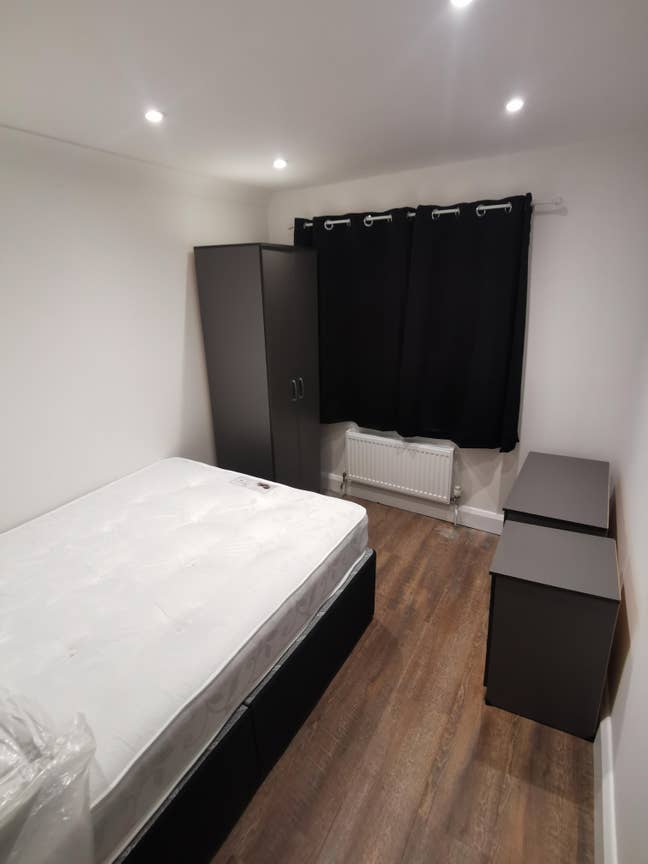 Professional Room - at  Lincoln Cottages BN2 Main Photo