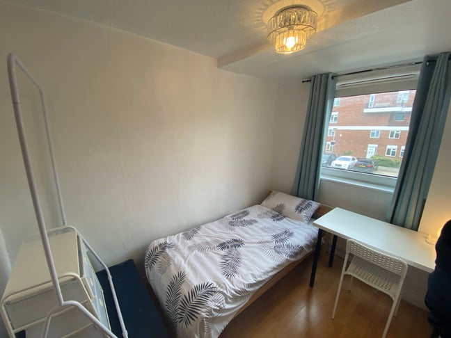 Cozy Single Room ! Bethnal Green ! Available Now ! Main Photo