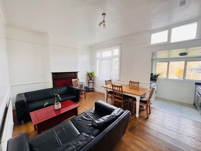Stunning 4Bed Undine Street Tooting Broadway SW17 Main Photo