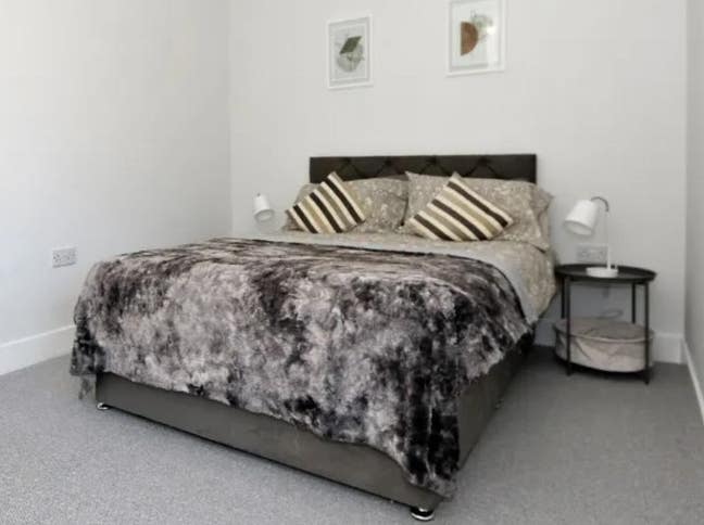 Modern En-Suite By Station Main Photo