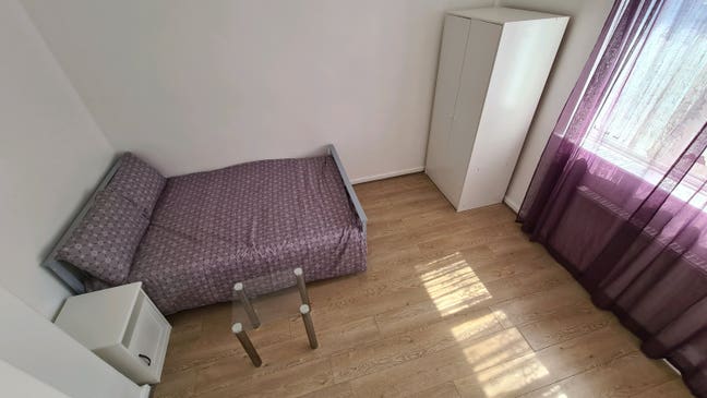 Master room Room Newly Redecorated House in SE2 9D Main Photo