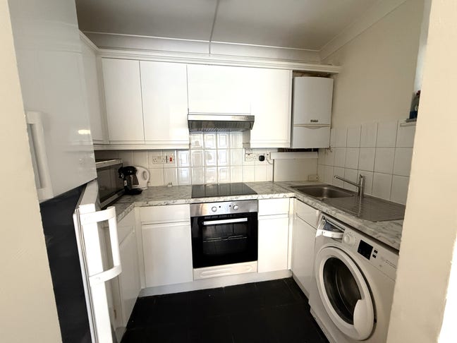 Lower Ground Floor One Bedroom Garden Flat Main Photo