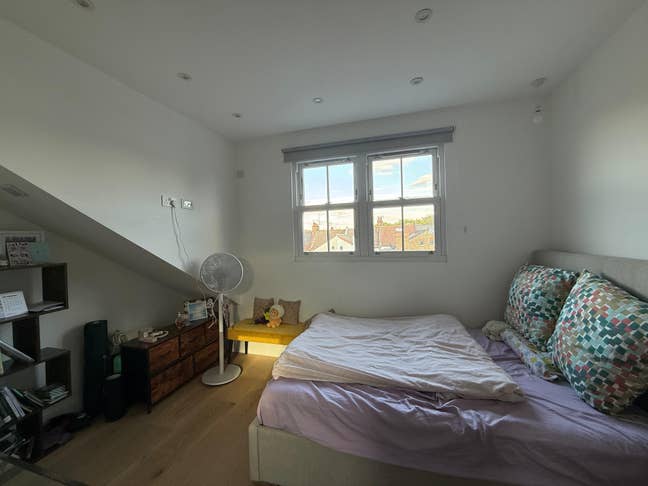 Modern En-suite Room in a newly renovated house Main Photo