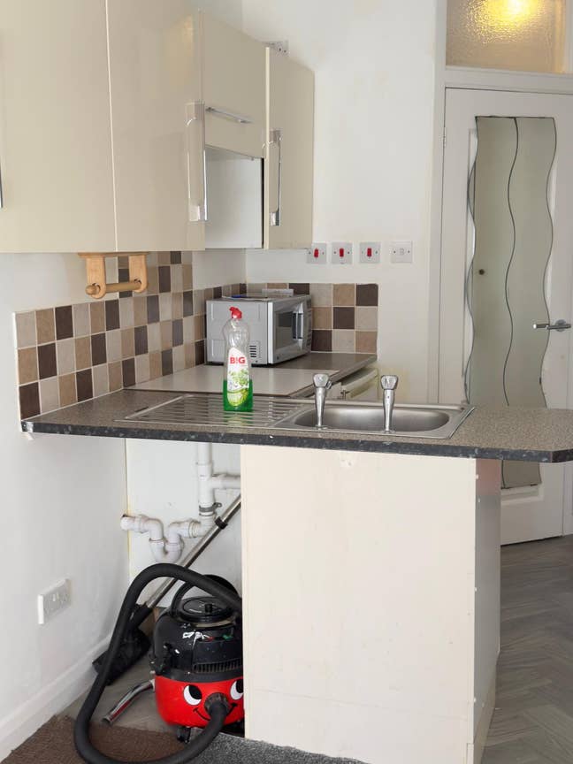  Studio  flat  available  in  RM11  Main Photo
