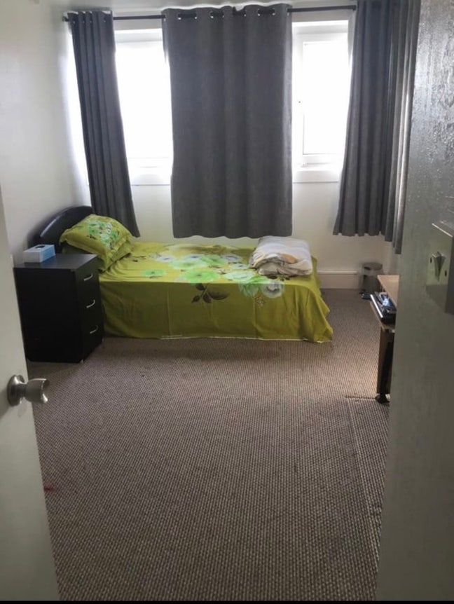Spacious, quiet room available in Stratford Main Photo