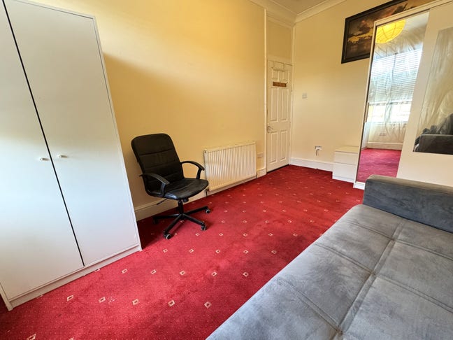 ***Double Room to Rent in Wood Green N22*** Main Photo