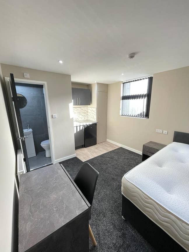 Part-Studio CV1 🏡 No Deposit 🎊 Bills Inc 🙂  Main Photo