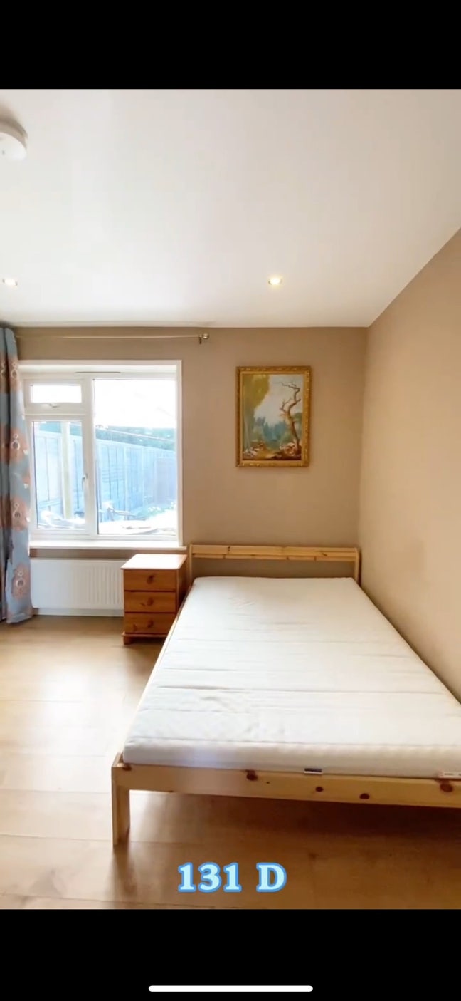 Ensuite room Mayfield road house  Main Photo