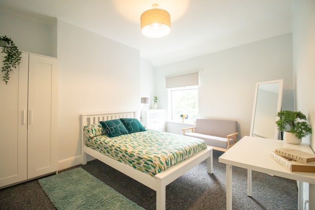 💥New Double & En-suite Room's Available Now🏡 Main Photo