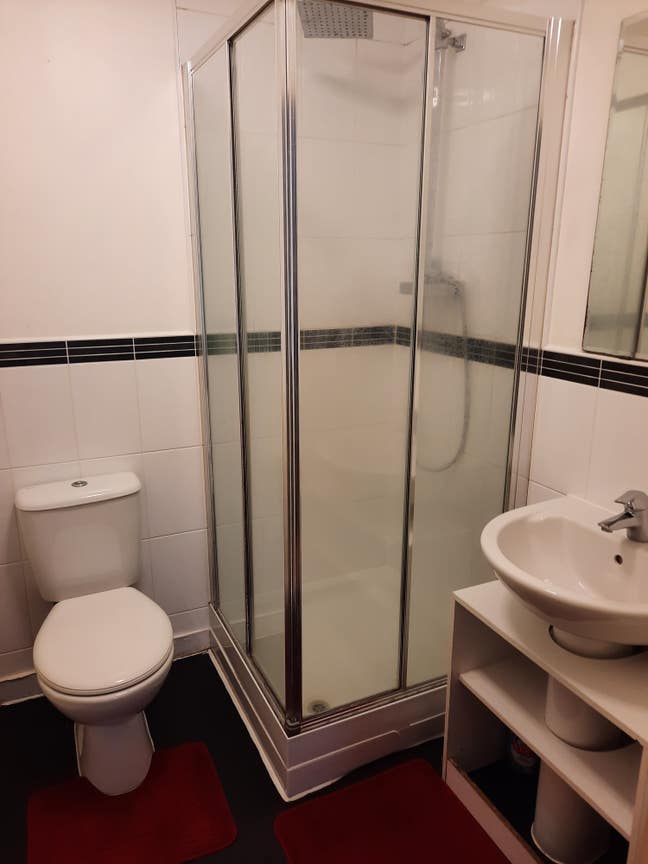 Double bedroom with own private bathroom Main Photo