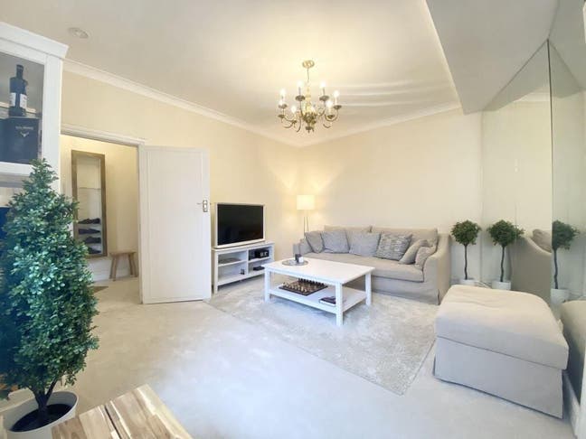 Spacious central london flat Main Photo