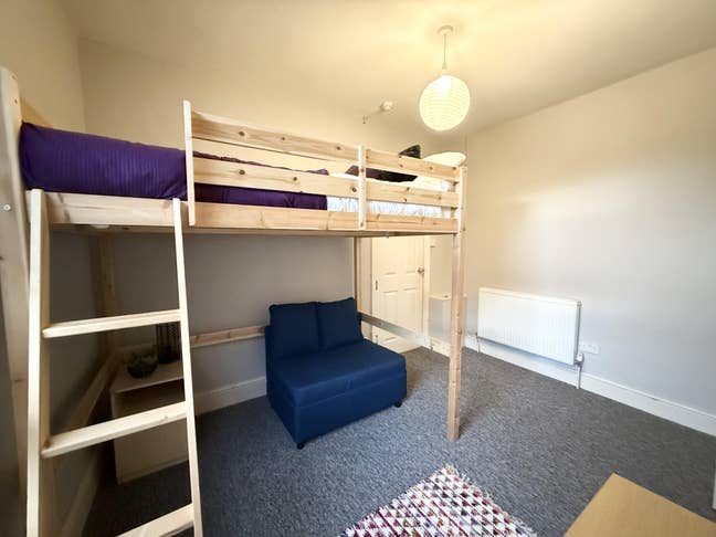 Town Centre Spacious Double Room  Main Photo