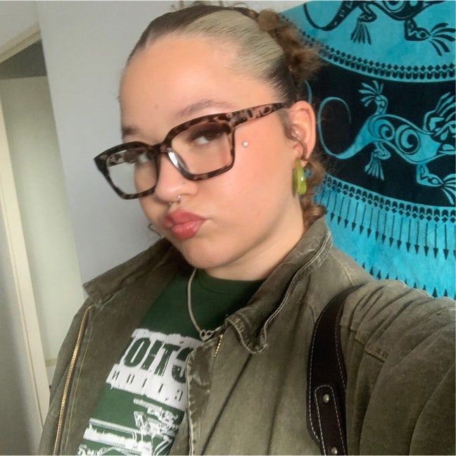 Looking for a spare room! -long term- Main Photo