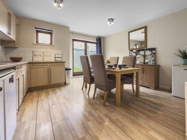 Spacious City Living in Canary Wharf Main Photo