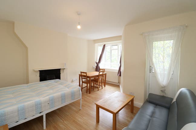 White City/Shepherd Bush Call - Last Two Rooms Main Photo