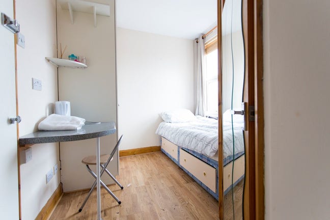 E2 - Single Studio Apt Hackney Road  Main Photo