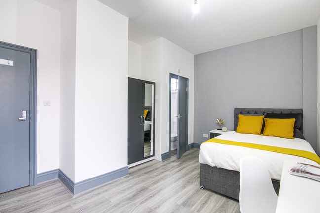 Luxurious Beautiful En-Suite Coming Soon Main Photo