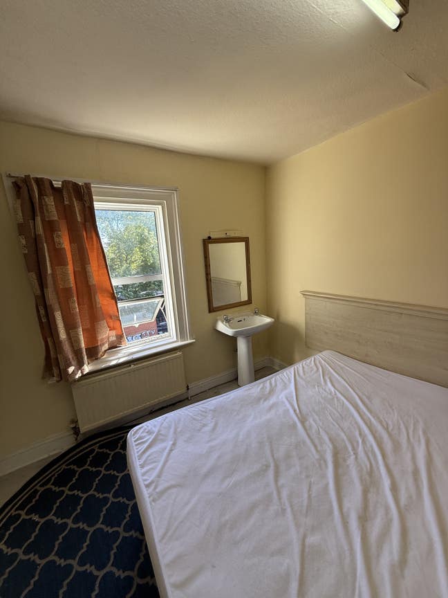 £750:Dble rm with mini kitchen for singl occupancy Main Photo