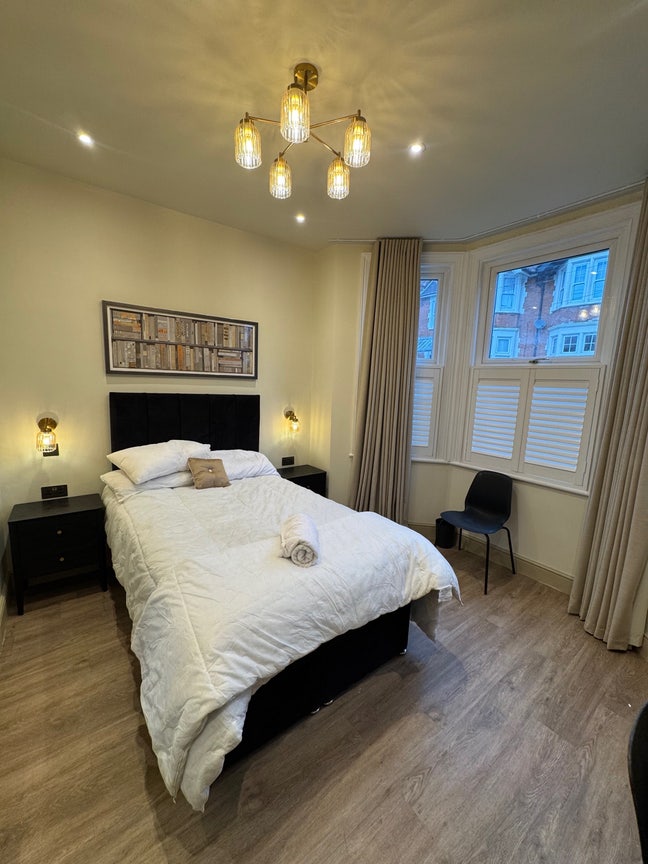Beautiful newly refurbished house  Main Photo