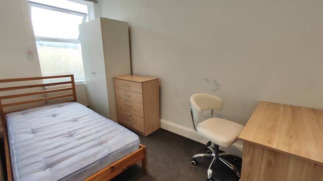 Refurbished single room in Earlsfied area Main Photo