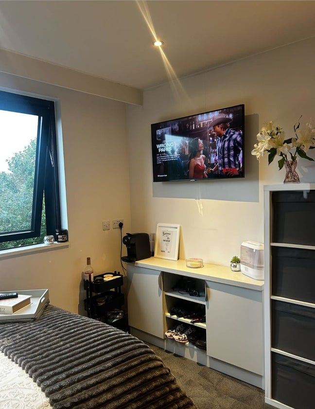 True studio apartment (not shared) Main Photo