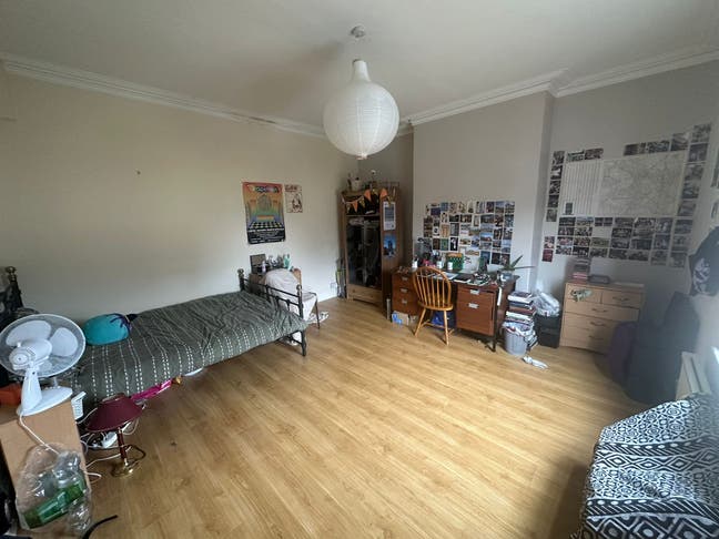 1 room available pls take asap!! Main Photo