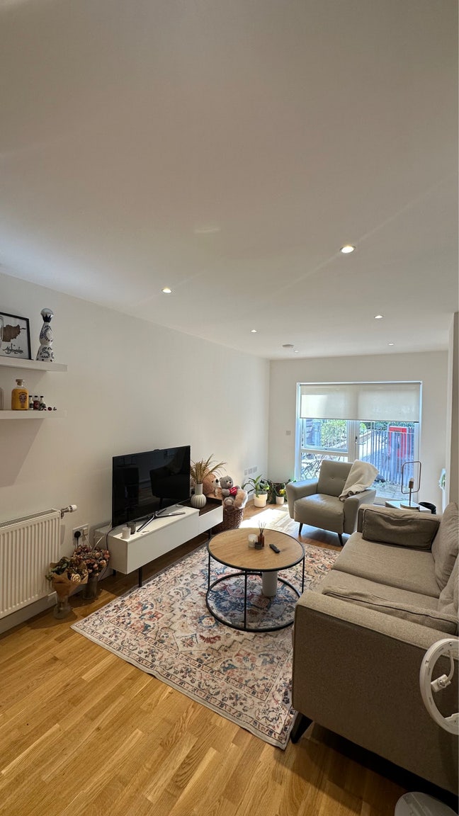 1 Double Room Available -  Urgently Need a Girl! Main Photo