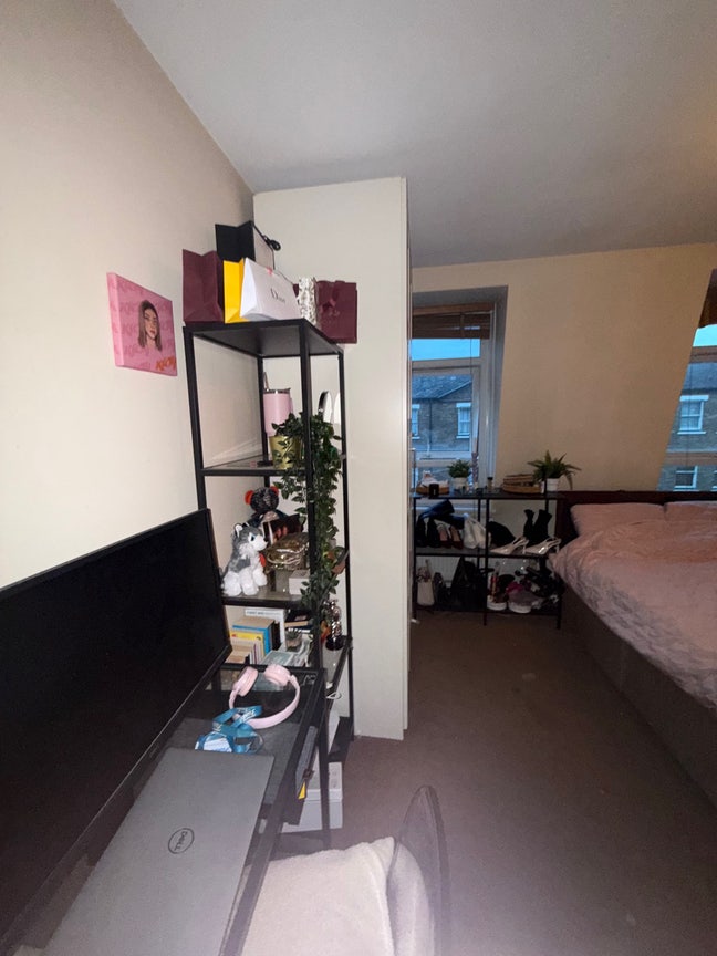 HUGE double bedroom in cute girly flat  Main Photo