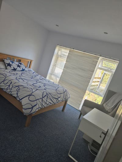 Large Bright Double room** Main Photo