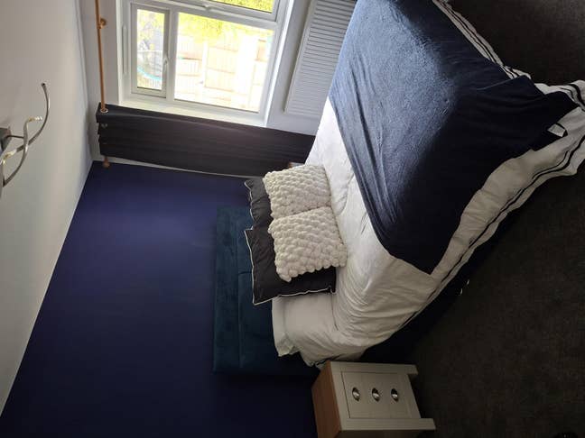 House share/ Room to rent in recently renovated ho Main Photo